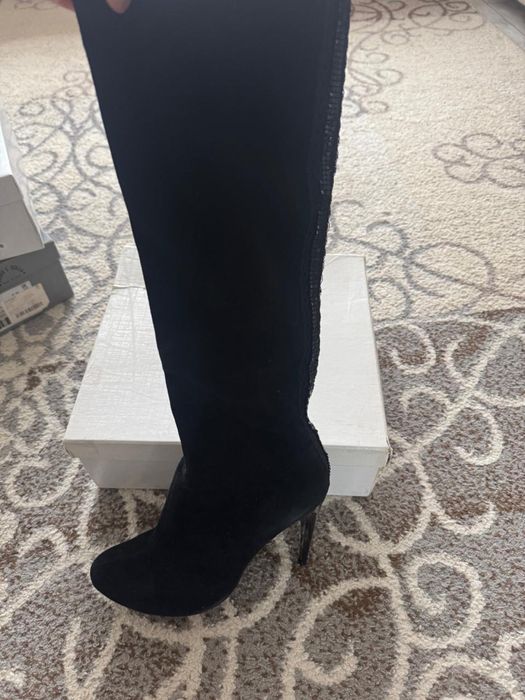 Демисезоные замшавые сапоги