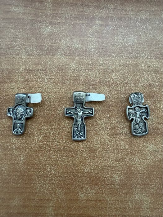 Сребърни кръстове