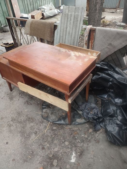 Отдам стол бесплатно