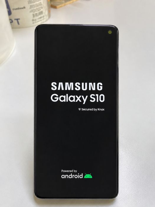 Samsung S10 в хорошем состоянии