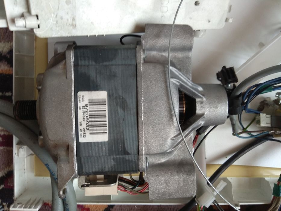 Пералня Whirlpool AWO/ D 7012/1  за части