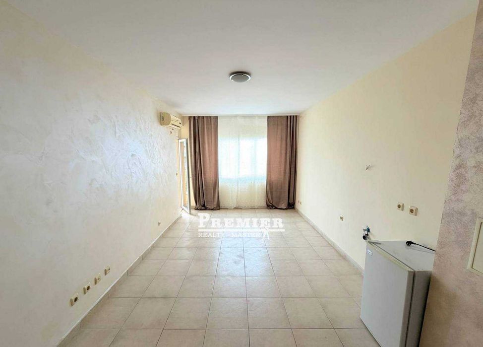 Продава се Тристаен апартамент в к.к. Слънчев бряг - 74 кв.м за 878 €/кв.м - Снимка #3