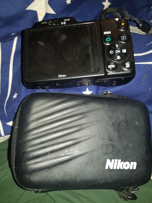 Vand aparat nikon functional  va rog datimi mesaj pe  olx