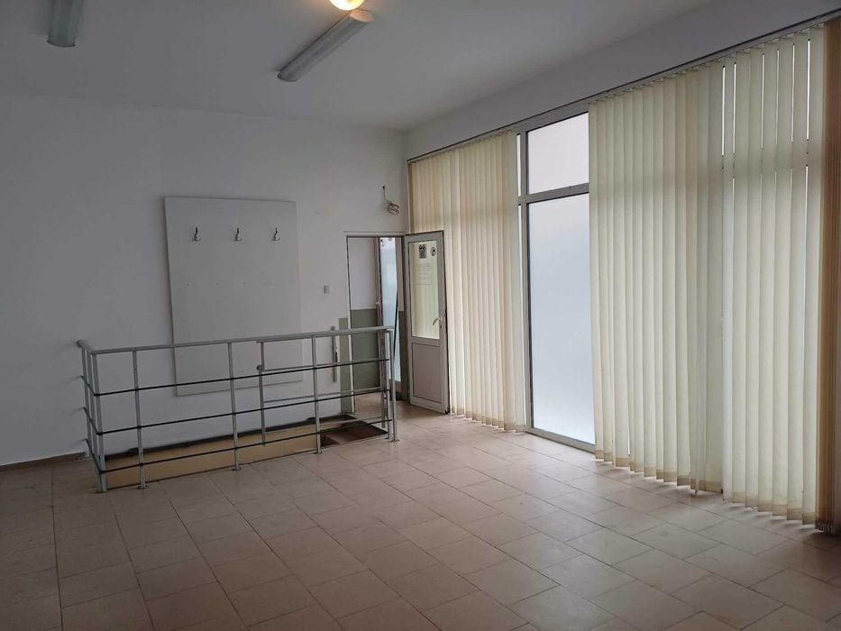 Дава се под наем Магазин в Пловдив, Кършияка - 130 кв.м за 648.21 € - Снимка #3