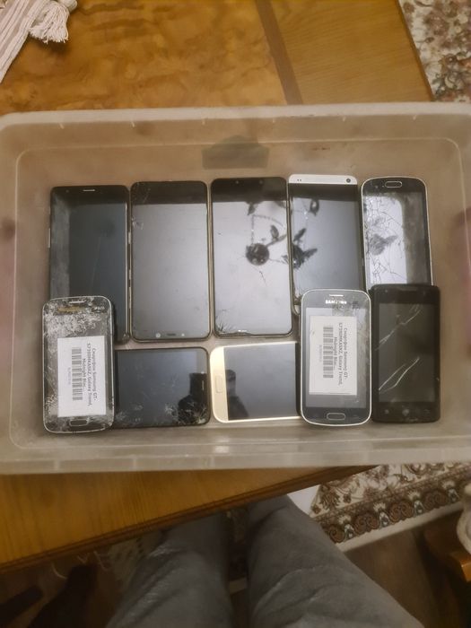 Продам мобильный телефон