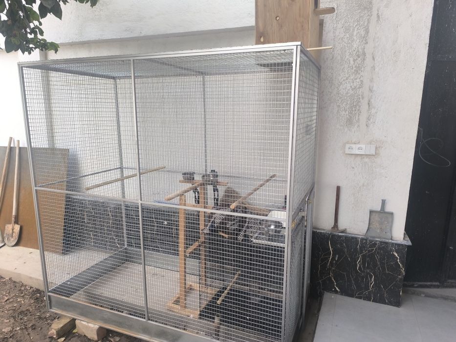 Вольер срочно сотилади