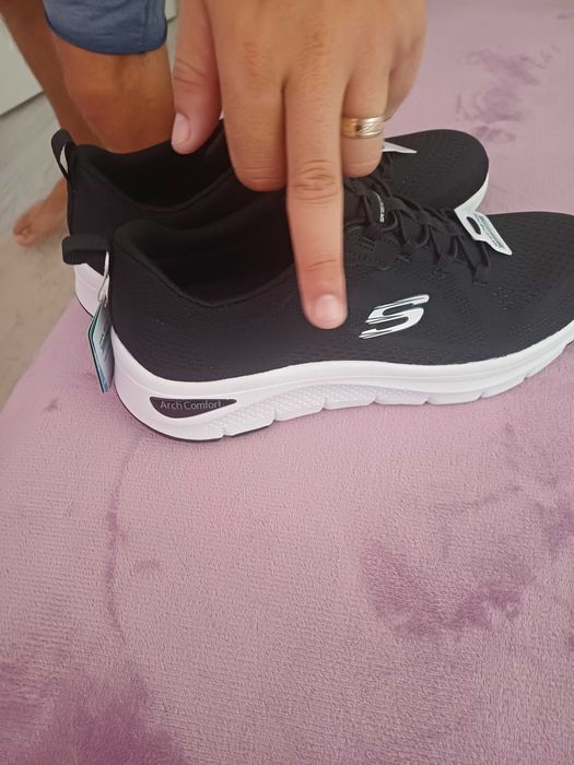 Adidași sketchers damă