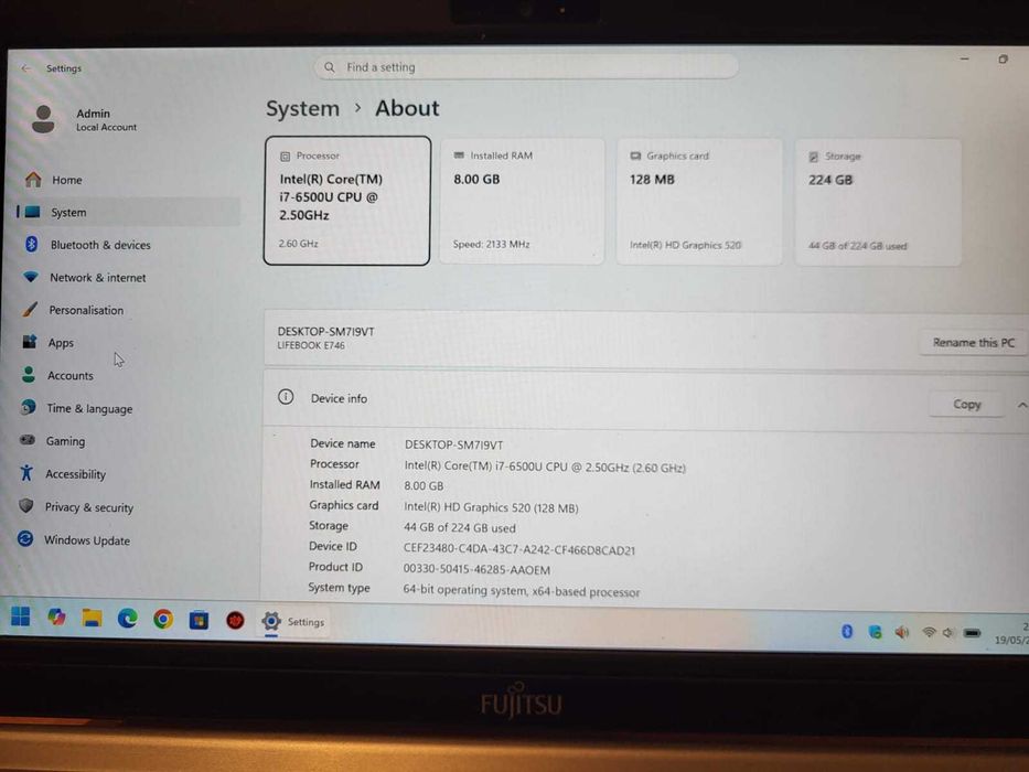 Laptop Fujitsu E746 14" CPU Intel Core i7-6500U 2.5GHz 8Gb Dual DDR4 SSD 240Gb