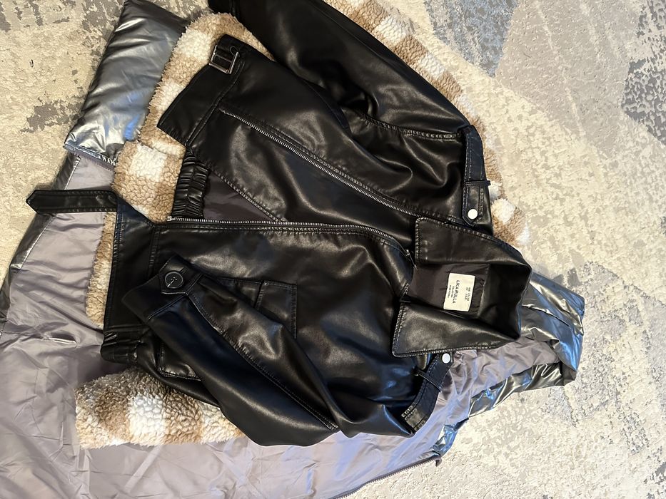 Продам куртки на девочку