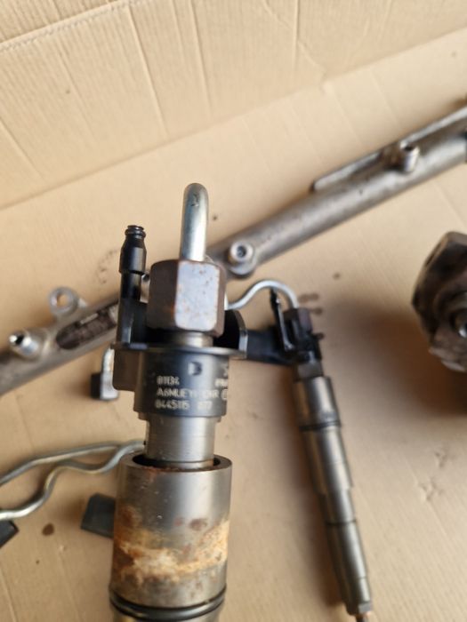 Injectoare injector pompa rampa bmw x5 e70 x6 e71 x3 e83 e60 3.0d m57