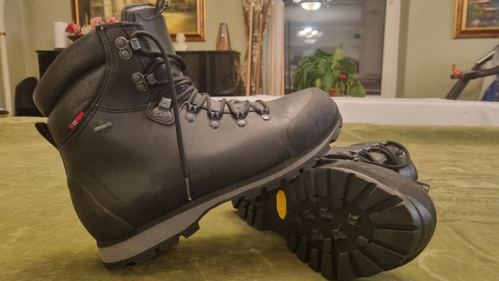 Bocanci de iarna de buna calitate,Gore-Tex