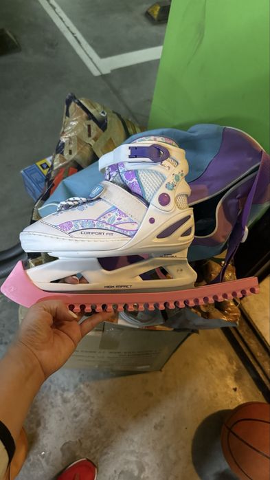 Продам коньки детские, с сумкой спец