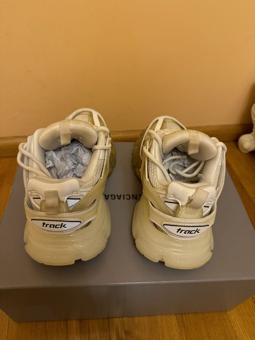 Vand adidasi Balenciaga Track