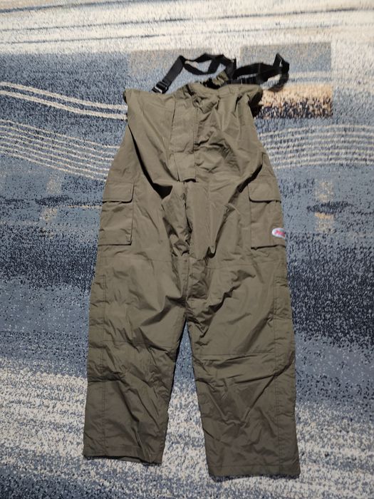 Vând costum de iarnă pescuit 3 piese