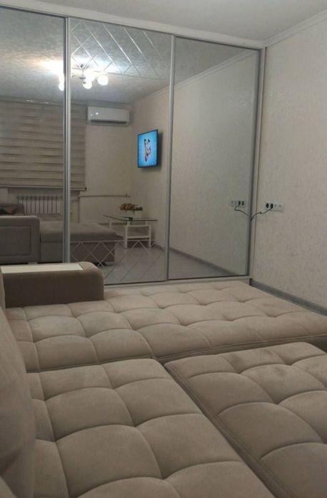 Квартира на метро Космонавт 1/1/4 с обстановкой