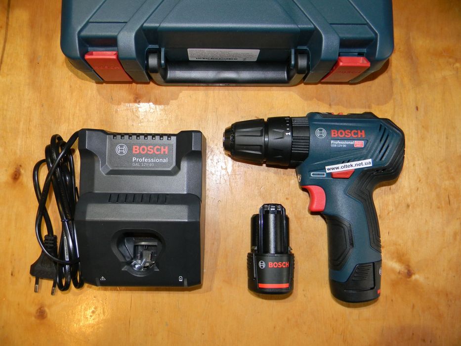 Shurupovert GSB 12v-30 sotiladi.
