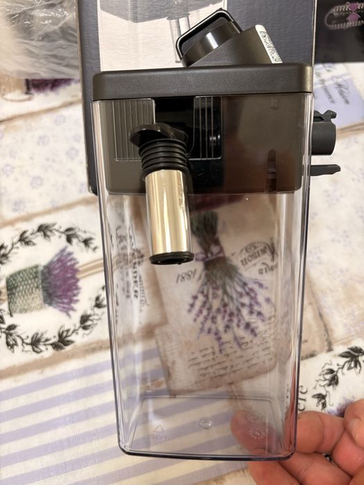 carafa pt lapte Delonghi