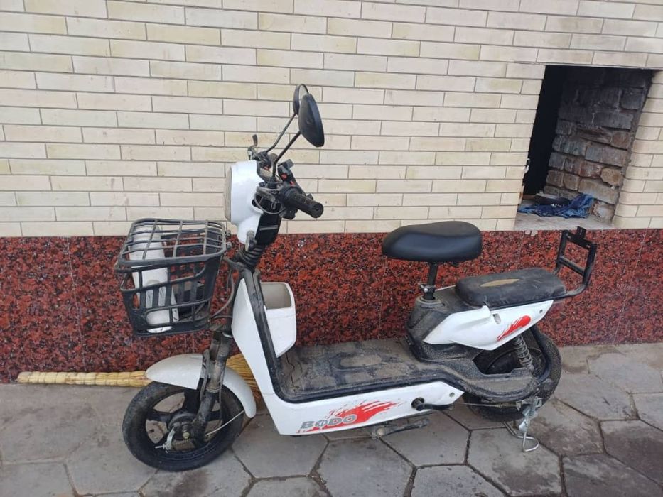 Skuter sotiladi  holati yaxshi