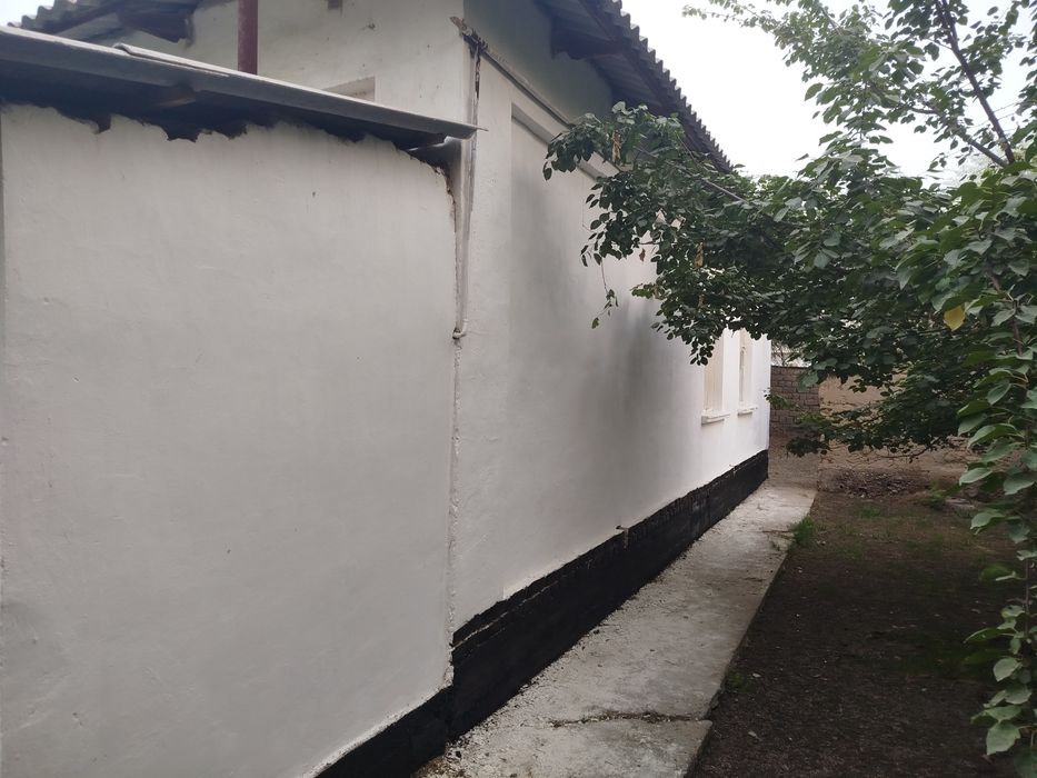 Uy 3 xonali sotiladi 20000$