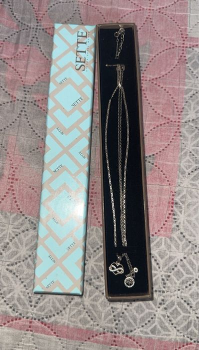 Сребърни колиета