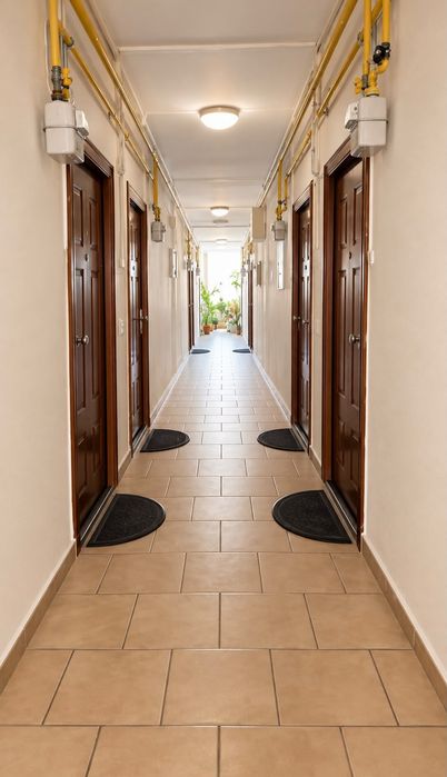 Închiriez apartament cu 2 camere
