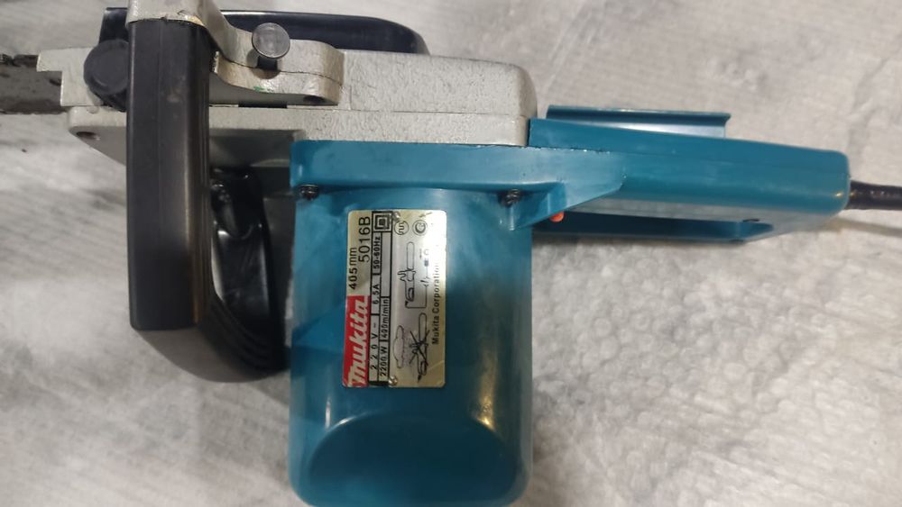 Продам пила Makita