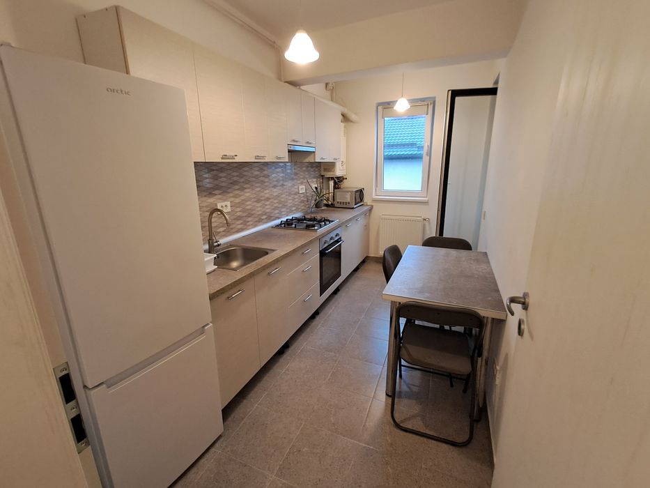 Inchiriere apartament 2 camere decomandat etaj 1/5 Chiajna Apeductului - proprietar