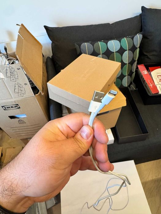 Lot 30 cabluri USB: 10x USB-C, 4x C-C, 3x Lightning, 9x Micro-USB, USB-B + 1 sigilat