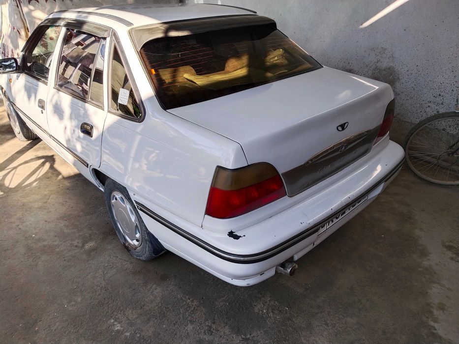 Nexia 1999 yil srochno sotiladi