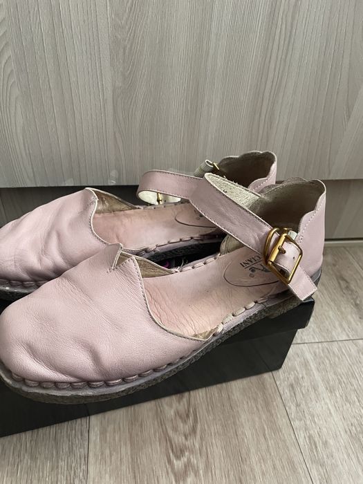 Летняя обувь все сандали по 4000!