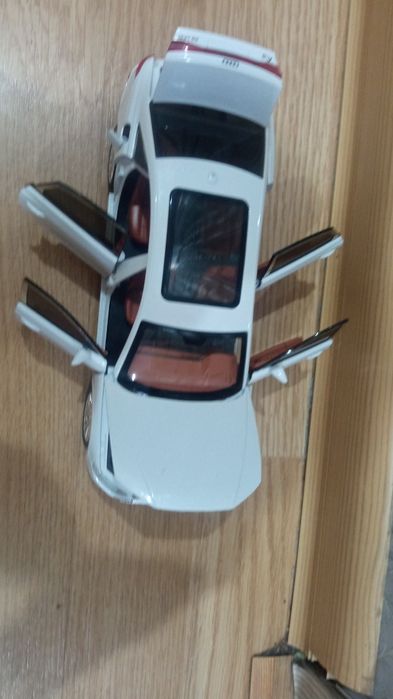 Продам машинку Ауди как настоящия