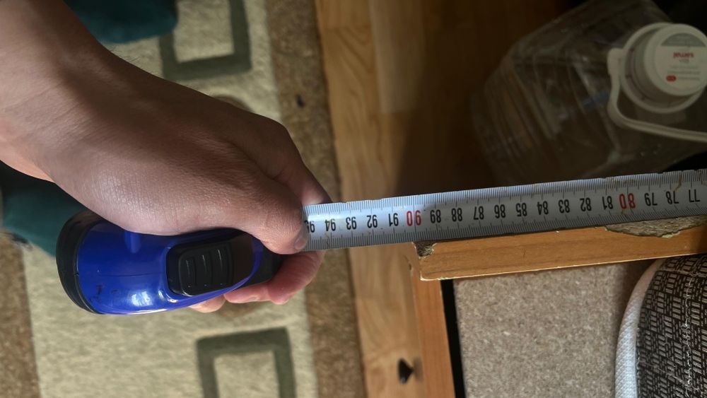 Кровать деревянная