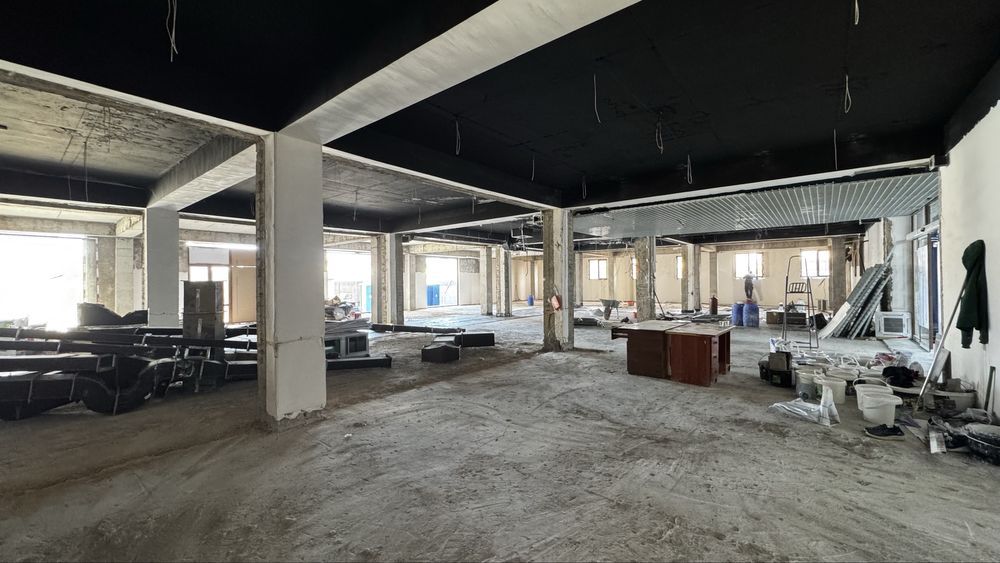 Продается  Помещение  600м2   1 вая линия вдоль дороги Поворот