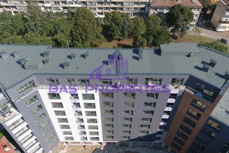 Продава се Четиристаен апартамент в София, Разсадника - 201 кв.м за 1742 €/кв.м - Снимка #8