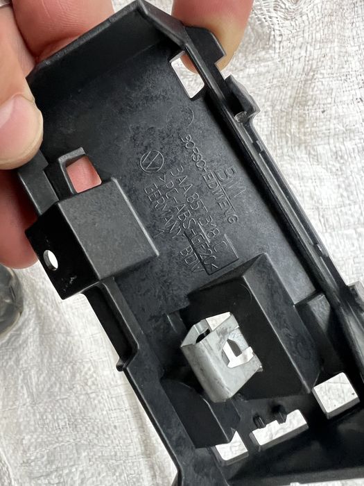 Ceas analogic plansa bord cu suport si mufa pt vw passat b7 b6 cc