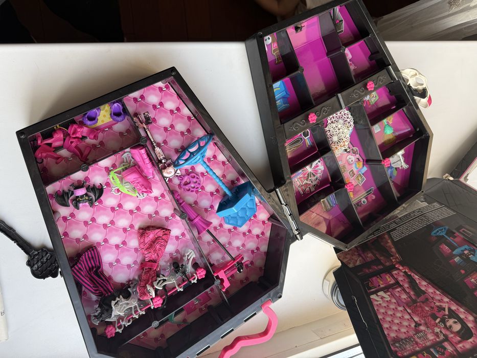 Monster HiGH гроб гордероб