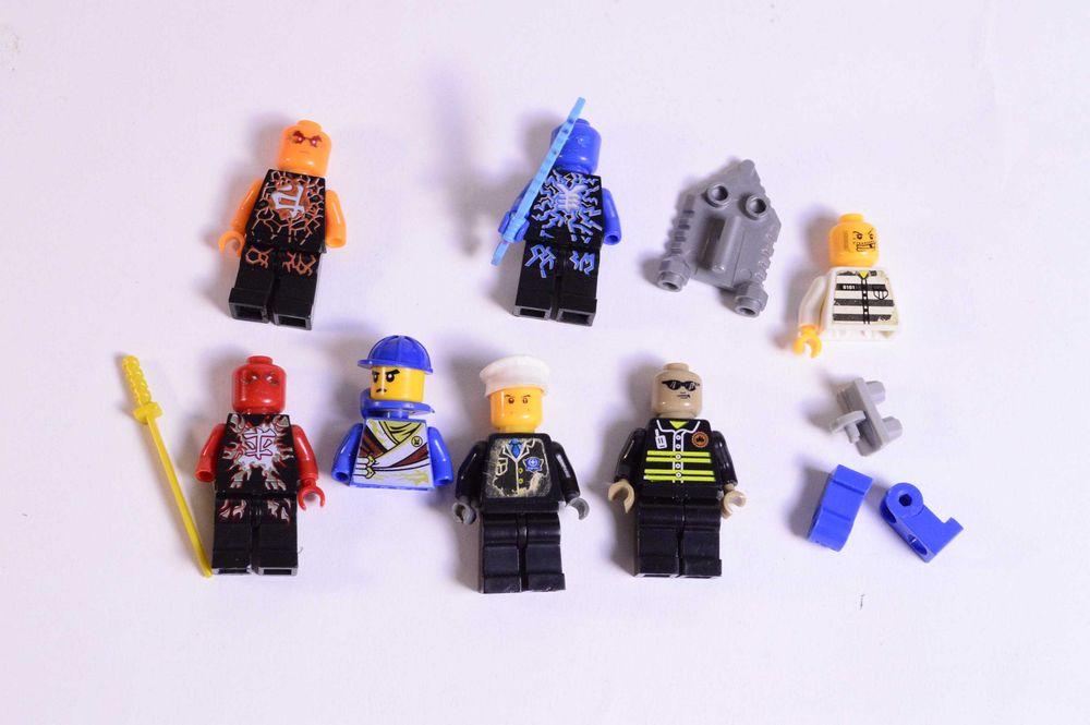 Фалшиви лего фигурки
