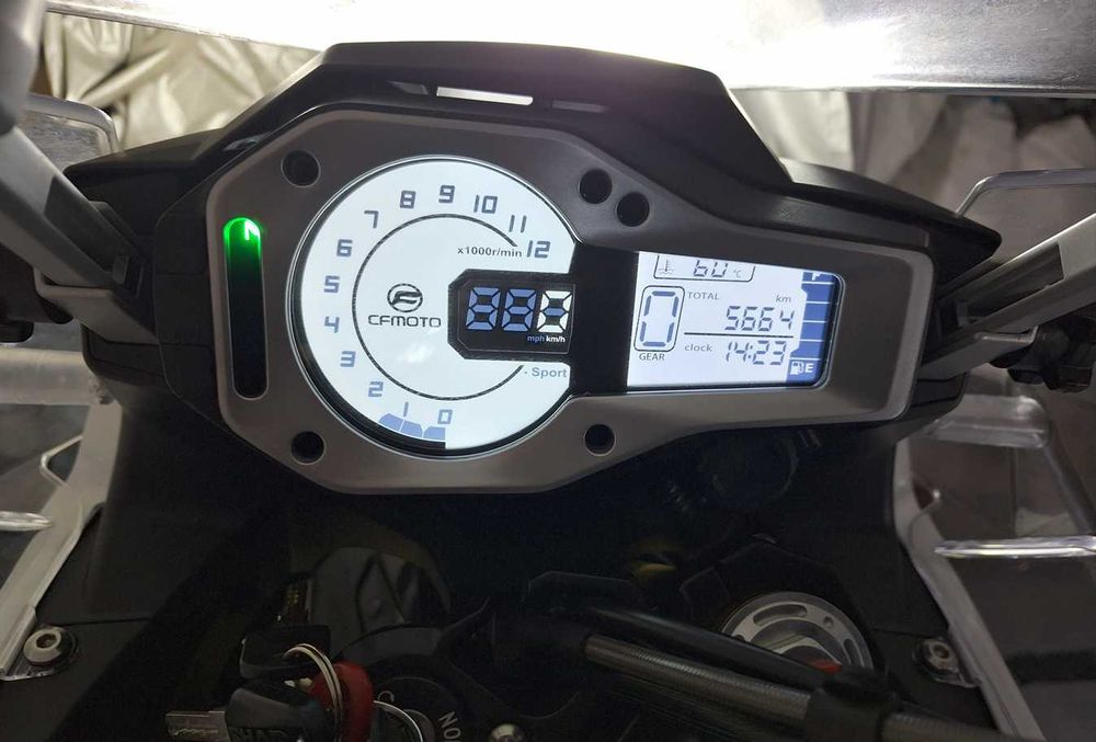 CFMoto MT650 / fab. 2021 / inmatr. 06.2022 / 5670km /Cutii/Negociabil