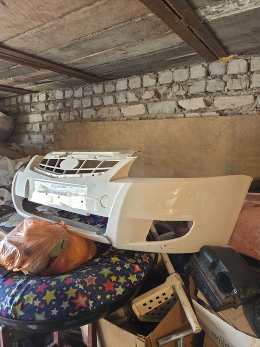 Продам бампер приора 2