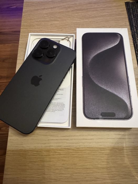 Vand iphone 15 pro impecabil
