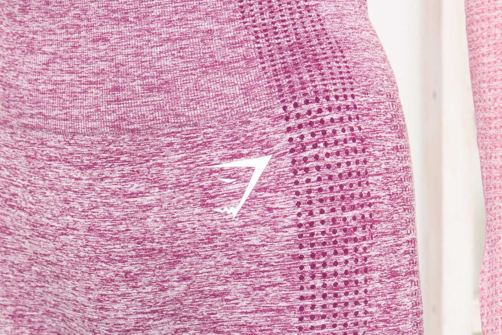 Gymshark комплект кроп топ розов и клин лилав висока талия за фитнес S