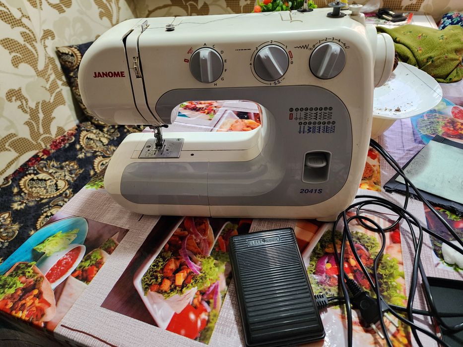 Швейная машинка Janome