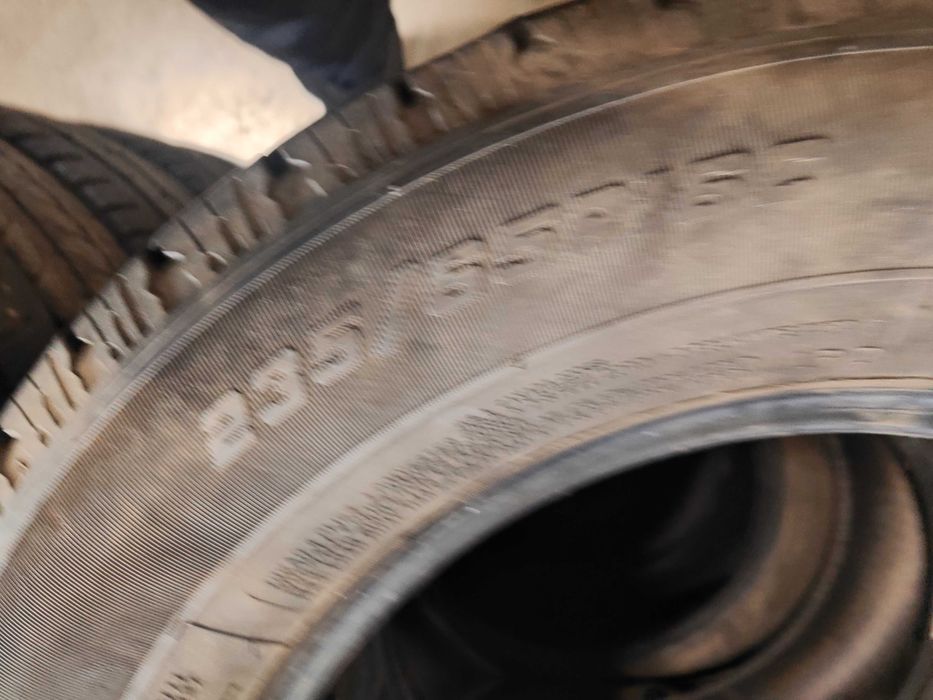 2бр.всесезонни гуми 235/65/16C Goodyear