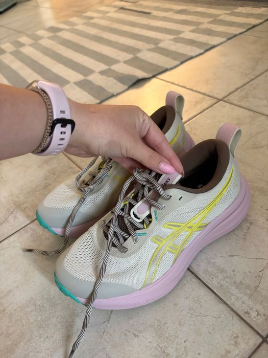 Маратонки, ASICS