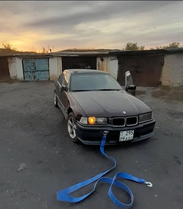 Продам БМВ е36 под ремонт