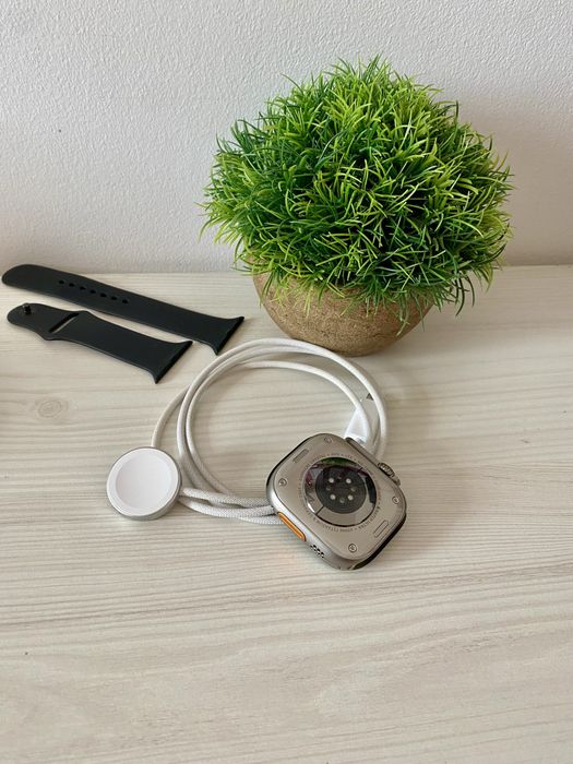 Apple Watch Ultra 2 Gps + LTE 49mm Titanium & Ceramic Case