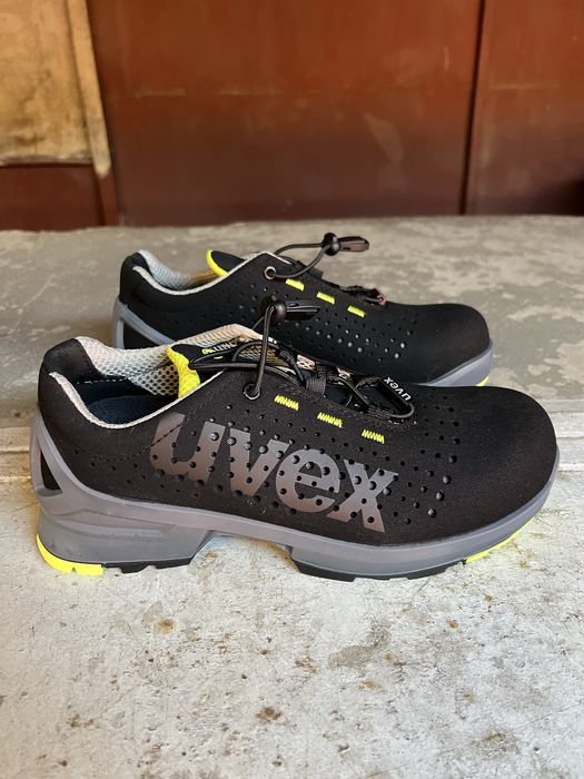 Vand pantofi protectie Uvex marimea 40
