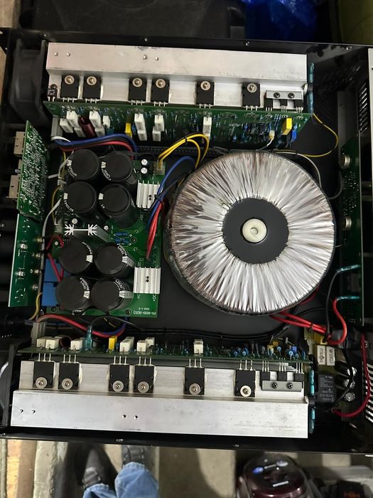 Продам усилитель мощности