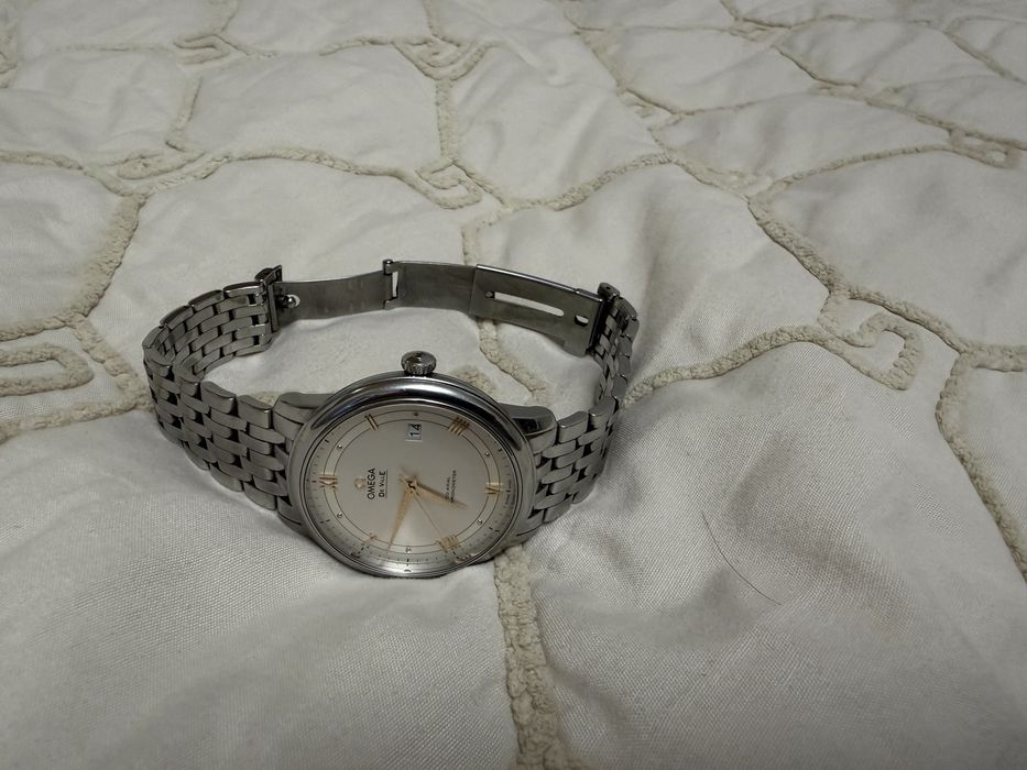 Часы Omega De Ville