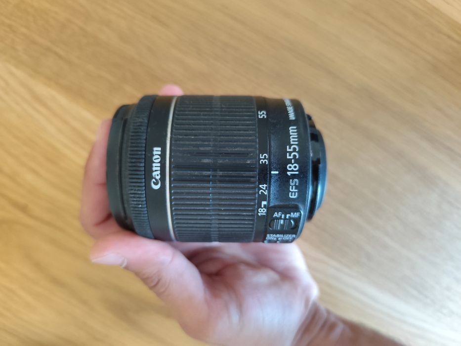 Canon EOS 700D в комплект с обектив 50mm